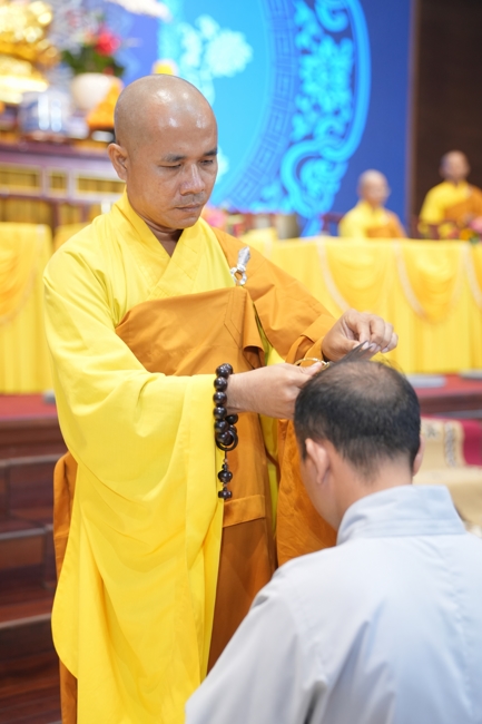 LỄ THẾ PHÁT XUẤT GIA NĂM 2026 - CHÙA HOẰNG PHÁP.
