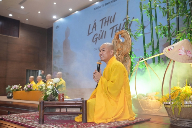 Chương trình “Lá Thư Gửi Thầy” trước thềm Khoá tu sinh viên hướng về Phật pháp.