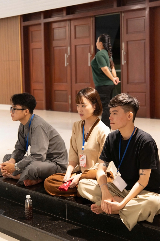 Chương trình “Lá Thư Gửi Thầy” trước thềm Khoá tu sinh viên hướng về Phật pháp.