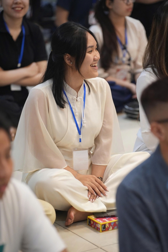 Chương trình “Lá Thư Gửi Thầy” trước thềm Khoá tu sinh viên hướng về Phật pháp.