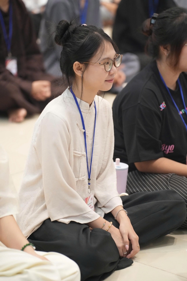 Chương trình “Lá Thư Gửi Thầy” trước thềm Khoá tu sinh viên hướng về Phật pháp.
