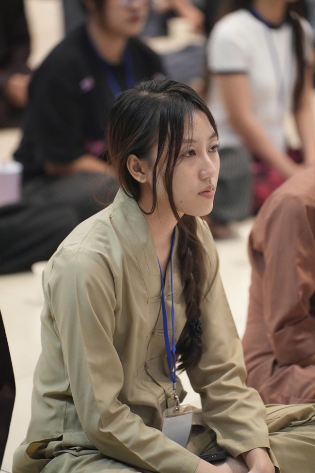 Chương trình “Lá Thư Gửi Thầy” trước thềm Khoá tu sinh viên hướng về Phật pháp.
