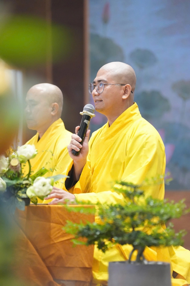Chương trình “Lá Thư Gửi Thầy” trước thềm Khoá tu sinh viên hướng về Phật pháp.