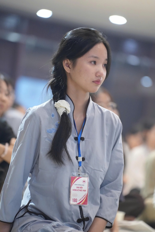 Chương trình “Lá Thư Gửi Thầy” trước thềm Khoá tu sinh viên hướng về Phật pháp.