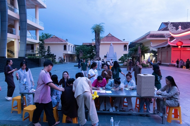 Chương trình “Lá Thư Gửi Thầy” trước thềm Khoá tu sinh viên hướng về Phật pháp.