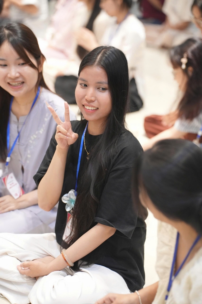 Chương trình “Lá Thư Gửi Thầy” trước thềm Khoá tu sinh viên hướng về Phật pháp.