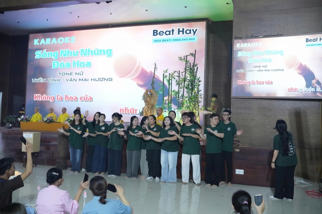 Chương trình “Lá Thư Gửi Thầy” trước thềm Khoá tu sinh viên hướng về Phật pháp.
