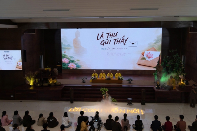 Chương trình “Lá Thư Gửi Thầy” trước thềm Khoá tu sinh viên hướng về Phật pháp.
