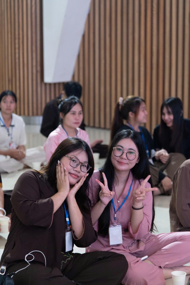 Chương trình “Lá Thư Gửi Thầy” trước thềm Khoá tu sinh viên hướng về Phật pháp.