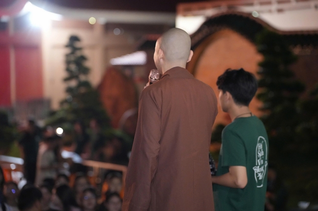 Chương trình “Lá Thư Gửi Thầy” trước thềm Khoá tu sinh viên hướng về Phật pháp.