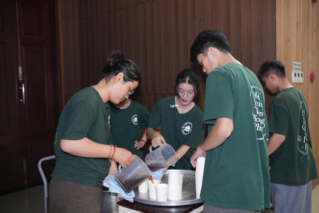 Chương trình “Lá Thư Gửi Thầy” trước thềm Khoá tu sinh viên hướng về Phật pháp.
