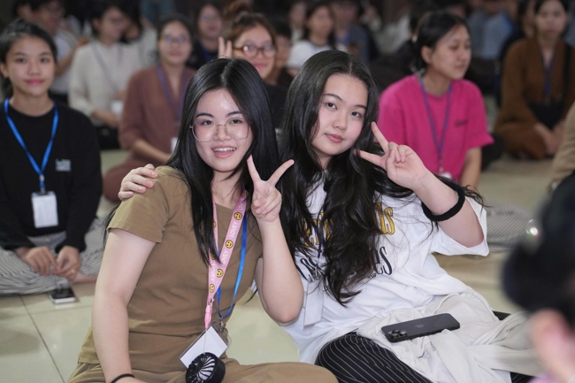 Chương trình “Lá Thư Gửi Thầy” trước thềm Khoá tu sinh viên hướng về Phật pháp.