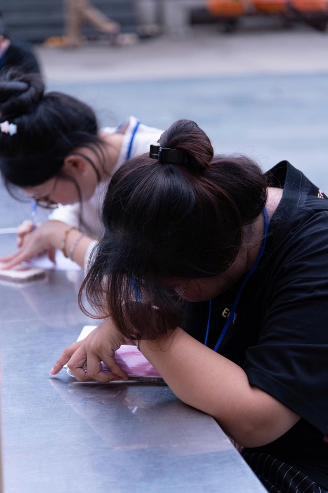 Chương trình “Lá Thư Gửi Thầy” trước thềm Khoá tu sinh viên hướng về Phật pháp.