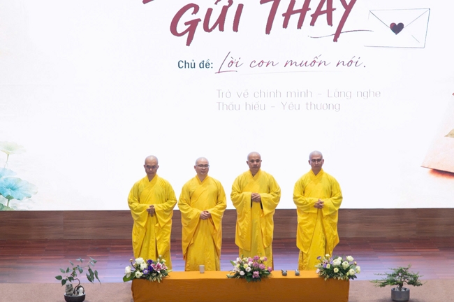 Chương trình “Lá Thư Gửi Thầy” trước thềm Khoá tu sinh viên hướng về Phật pháp.