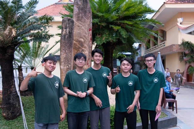 Chương trình “Lá Thư Gửi Thầy” trước thềm Khoá tu sinh viên hướng về Phật pháp.