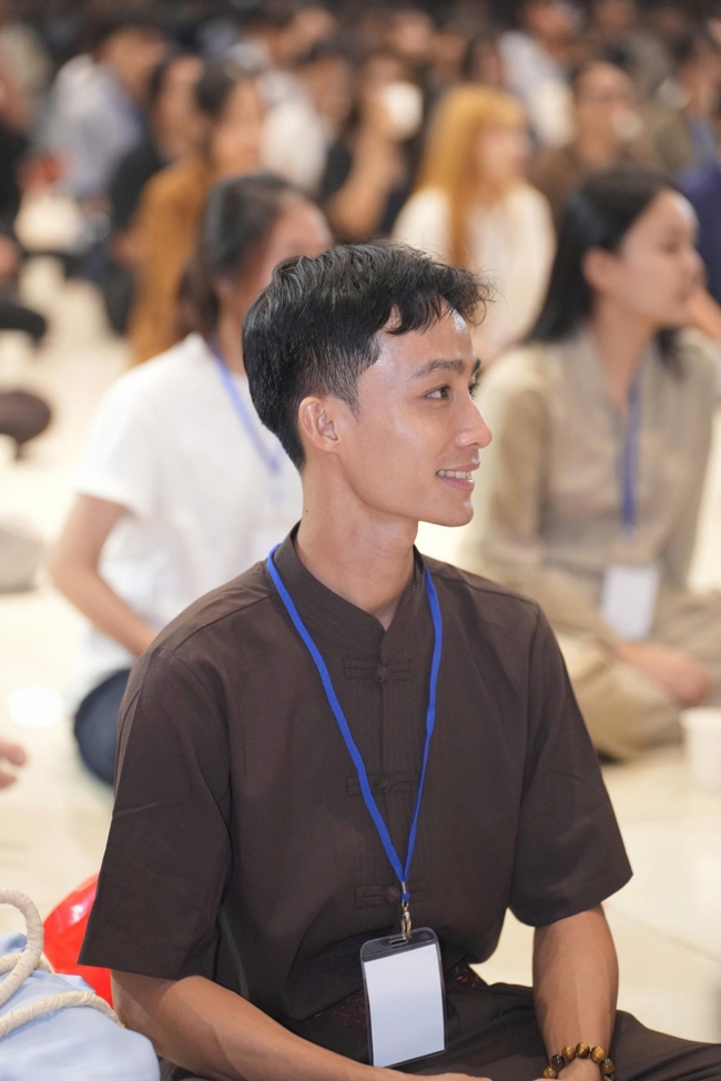 Chương trình “Lá Thư Gửi Thầy” trước thềm Khoá tu sinh viên hướng về Phật pháp.