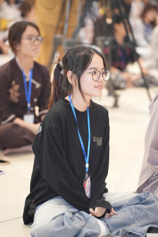 Chương trình “Lá Thư Gửi Thầy” trước thềm Khoá tu sinh viên hướng về Phật pháp.