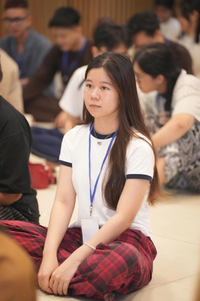 Chương trình “Lá Thư Gửi Thầy” trước thềm Khoá tu sinh viên hướng về Phật pháp.