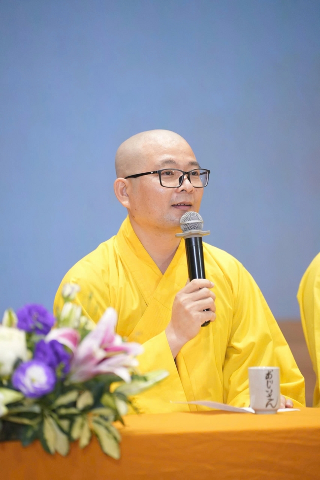 Chương trình “Lá Thư Gửi Thầy” trước thềm Khoá tu sinh viên hướng về Phật pháp.
