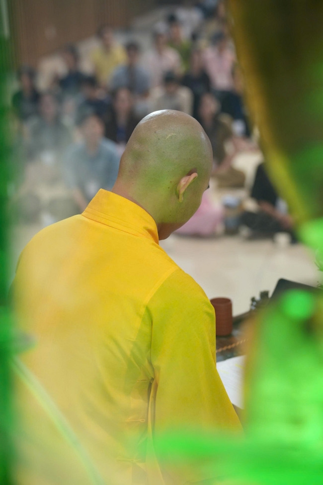Chương trình “Lá Thư Gửi Thầy” trước thềm Khoá tu sinh viên hướng về Phật pháp.