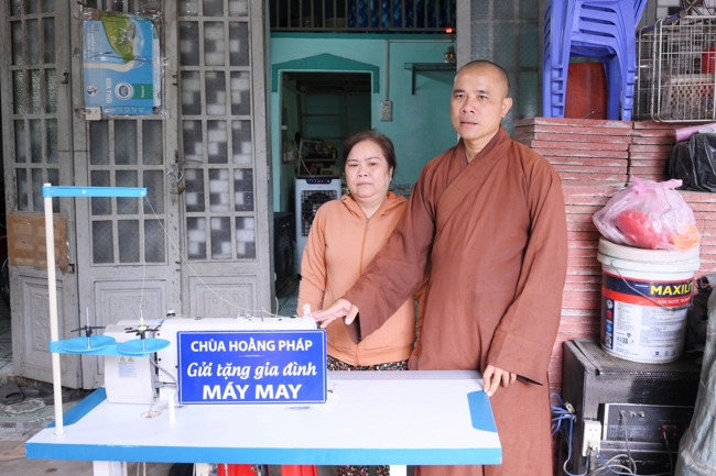 Chương trình từ thiện “Phương tiện nghĩa tình”.