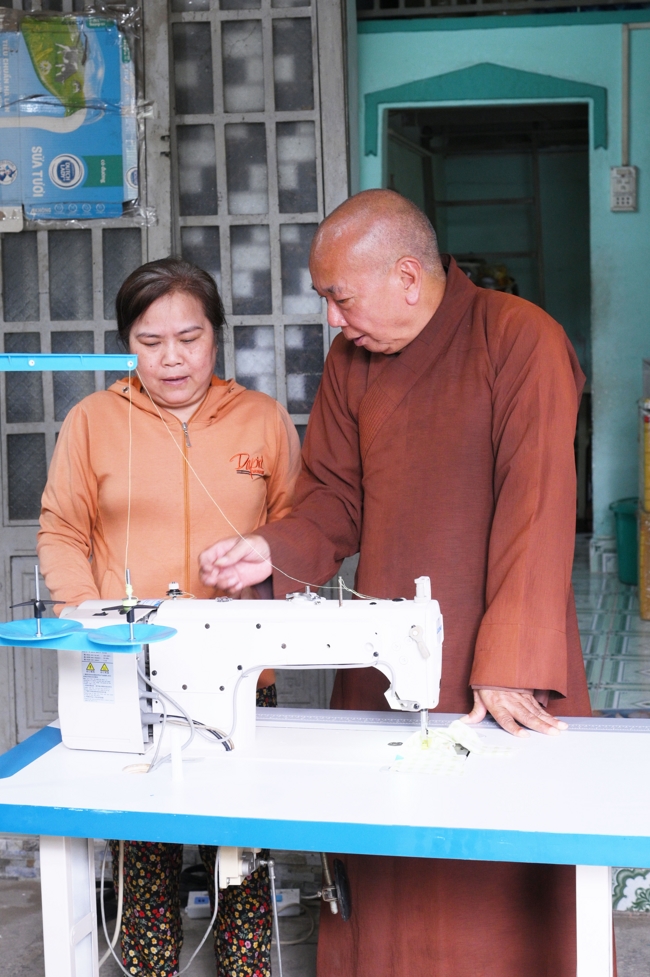 Chương trình từ thiện “Phương tiện nghĩa tình”.