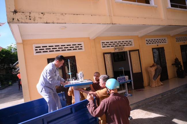Chương trình từ thiện “Phương tiện nghĩa tình”.
