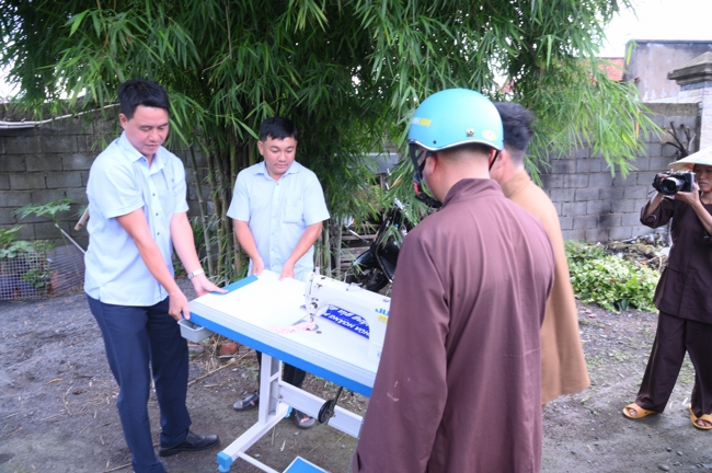 Chương trình từ thiện “Phương tiện nghĩa tình”.