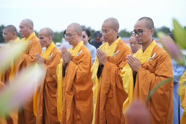 LỄ KHỞI CÔNG XÂY DỰNG ĐẠI TƯỢNG PHẬT THÍCH CA MÂU NI TẠI CHÙA TRƯỜNG PHÁP (HẬU GIANG).