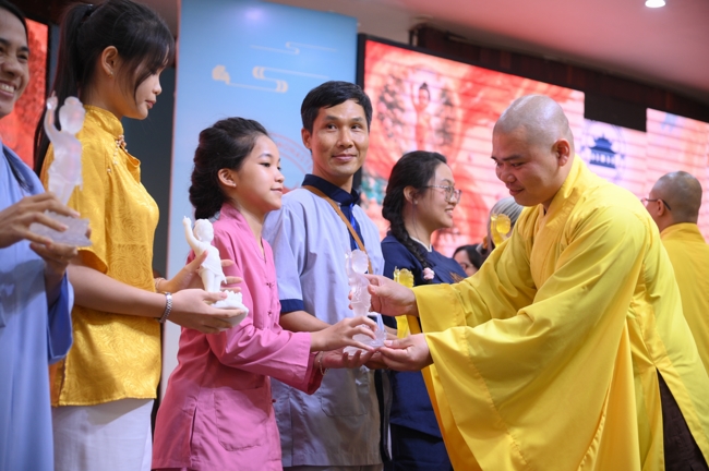 CHƯƠNG TRÌNH “ĐỐ VUI PHẬT PHÁP” MÙA PHẬT ĐẢN VESAK 2026 | CHÙA HOẰNG PHÁP.