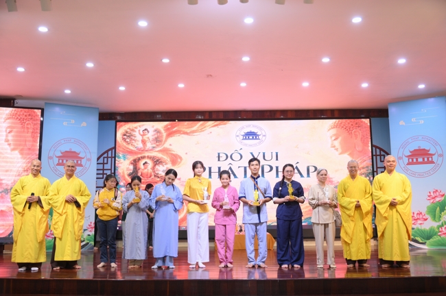 CHƯƠNG TRÌNH “ĐỐ VUI PHẬT PHÁP” MÙA PHẬT ĐẢN VESAK 2026 | CHÙA HOẰNG PHÁP.
