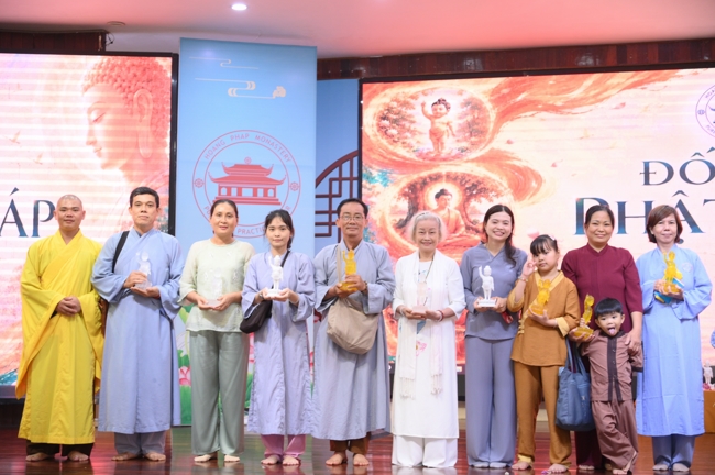 CHƯƠNG TRÌNH “ĐỐ VUI PHẬT PHÁP” MÙA PHẬT ĐẢN VESAK 2026 | CHÙA HOẰNG PHÁP.