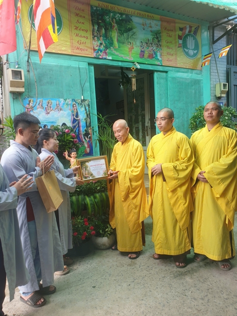 Visiting and awarding prizes for the setting up a Lumbini Garden | Hoằng Pháp pagoda