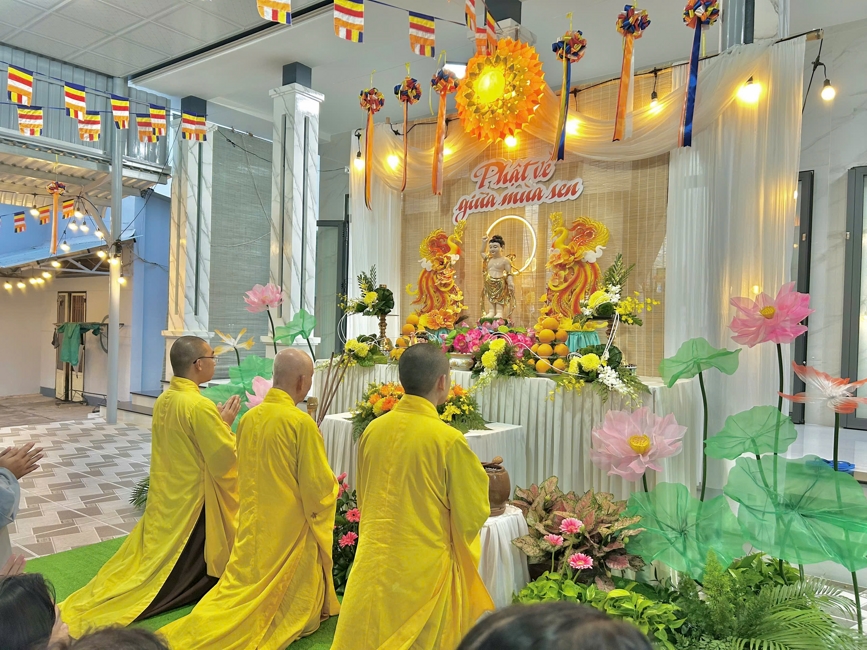 Visiting and awarding prizes for the setting up a Lumbini Garden | Hoằng Pháp pagoda