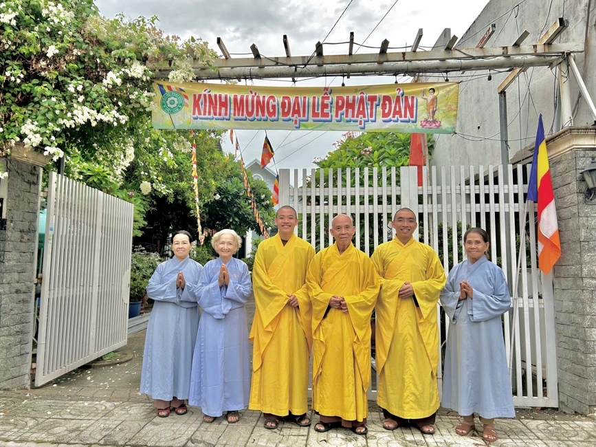 Visiting and awarding prizes for the setting up a Lumbini Garden | Hoằng Pháp pagoda