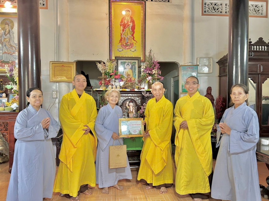 Visiting and awarding prizes for the setting up a Lumbini Garden | Hoằng Pháp pagoda