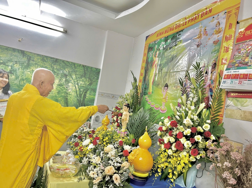 Visiting and awarding prizes for the setting up a Lumbini Garden | Hoằng Pháp pagoda