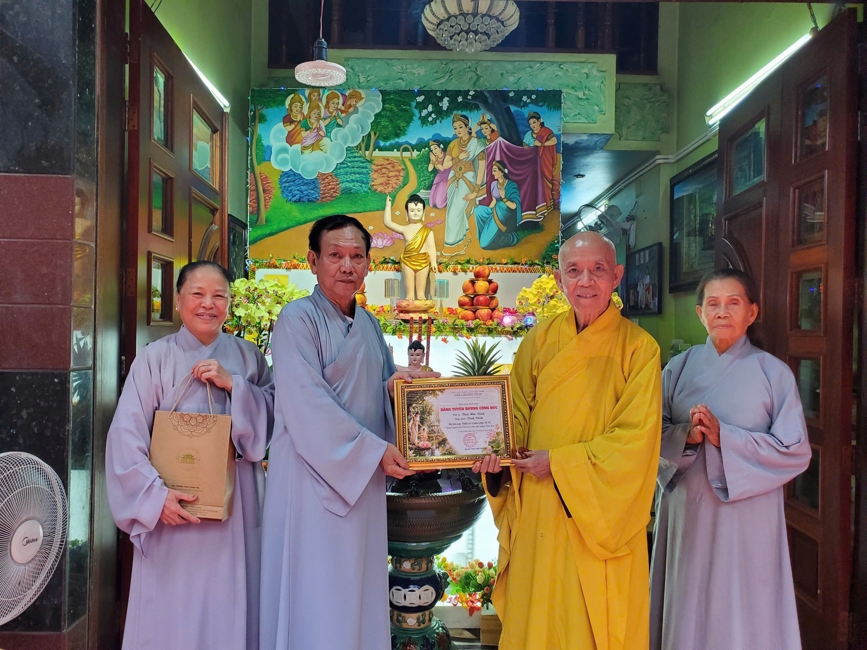 Visiting and awarding prizes for the setting up a Lumbini Garden | Hoằng Pháp pagoda