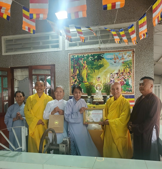 Visiting and awarding prizes for the setting up a Lumbini Garden | Hoằng Pháp pagoda