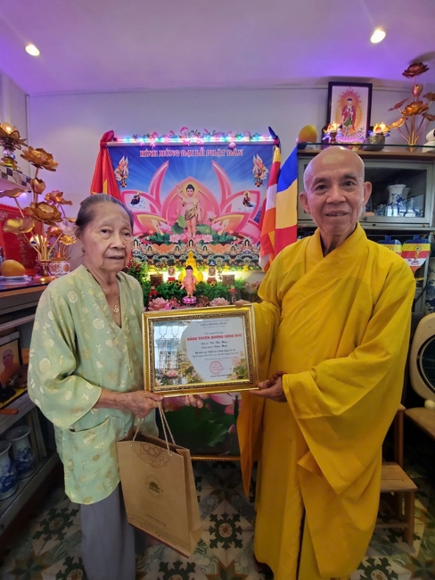 Visiting and awarding prizes for the setting up a Lumbini Garden | Hoằng Pháp pagoda