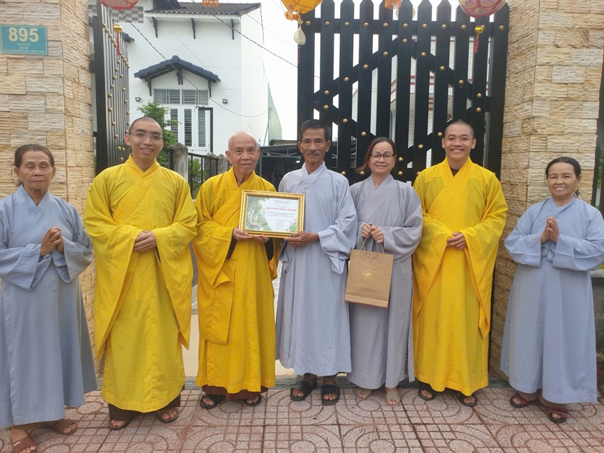 Visiting and awarding prizes for the setting up a Lumbini Garden | Hoằng Pháp pagoda