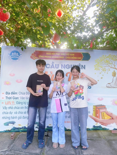 Chùa Đống Cao (Thanh Hóa): Gần 1000 sĩ tử về chùa tham dự lễ cầu nguyện mùa thi năm học 2025-2026.