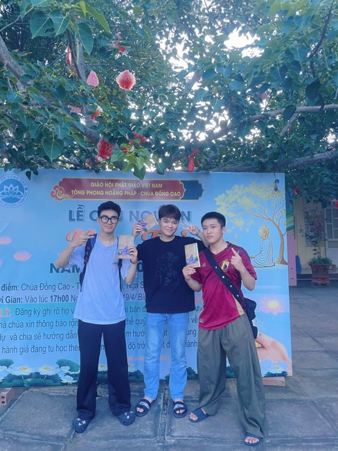 Chùa Đống Cao (Thanh Hóa): Gần 1000 sĩ tử về chùa tham dự lễ cầu nguyện mùa thi năm học 2025-2026.