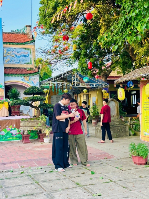 Chùa Đống Cao (Thanh Hóa): Gần 1000 sĩ tử về chùa tham dự lễ cầu nguyện mùa thi năm học 2025-2026.