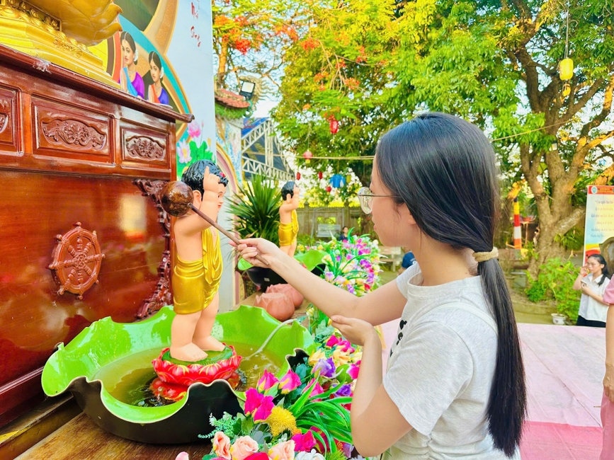 Chùa Đống Cao (Thanh Hóa): Gần 1000 sĩ tử về chùa tham dự lễ cầu nguyện mùa thi năm học 2025-2026.