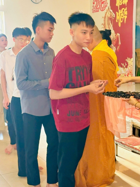 Chùa Đống Cao (Thanh Hóa): Gần 1000 sĩ tử về chùa tham dự lễ cầu nguyện mùa thi năm học 2025-2026.