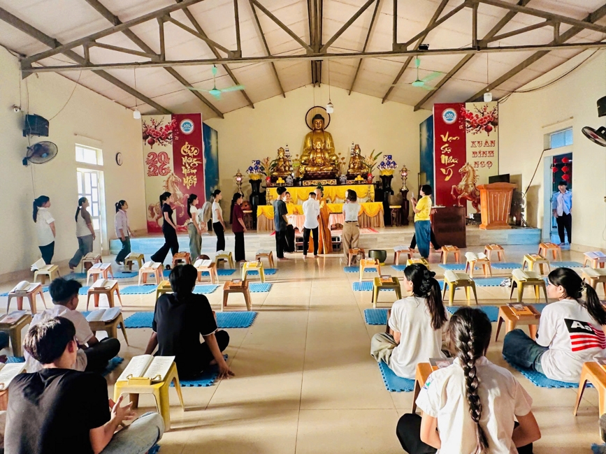 Chùa Đống Cao (Thanh Hóa): Gần 1000 sĩ tử về chùa tham dự lễ cầu nguyện mùa thi năm học 2025-2026.