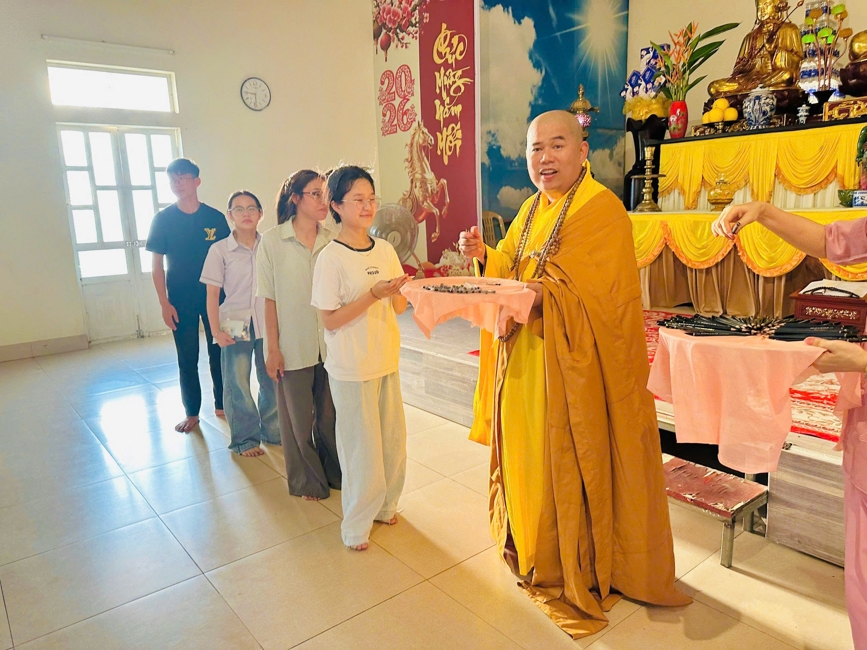 Chùa Đống Cao (Thanh Hóa): Gần 1000 sĩ tử về chùa tham dự lễ cầu nguyện mùa thi năm học 2025-2026.