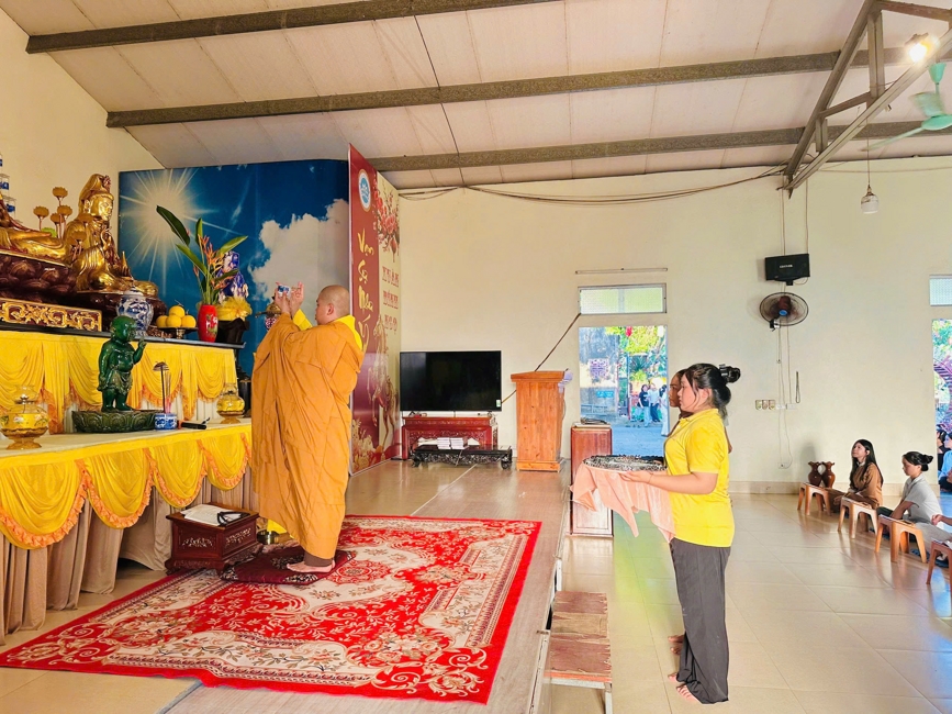 Chùa Đống Cao (Thanh Hóa): Gần 1000 sĩ tử về chùa tham dự lễ cầu nguyện mùa thi năm học 2025-2026.