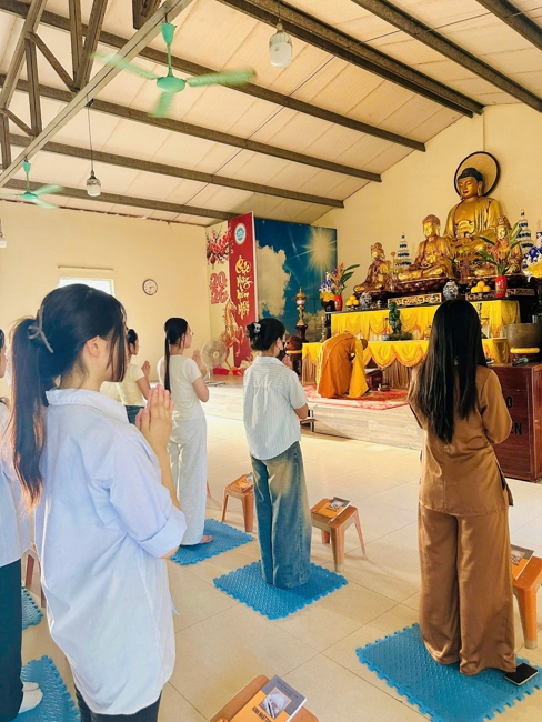 Chùa Đống Cao (Thanh Hóa): Gần 1000 sĩ tử về chùa tham dự lễ cầu nguyện mùa thi năm học 2025-2026.